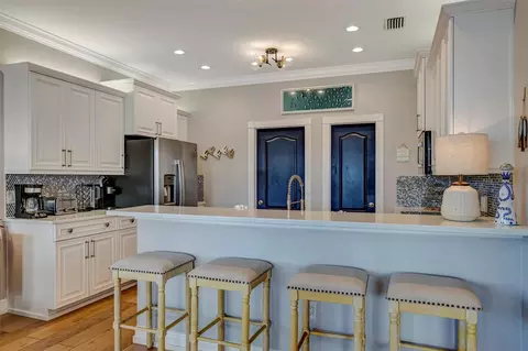 Kitchen - 303 58th St, Holmes Beach, FL 34217 photo 12 of 12