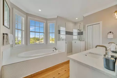 Bath - 303 58th St, Holmes Beach, FL 34217 photo 1 of 17