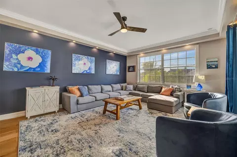 Living - 303 58th St, Holmes Beach, FL 34217 photo 2 of 5