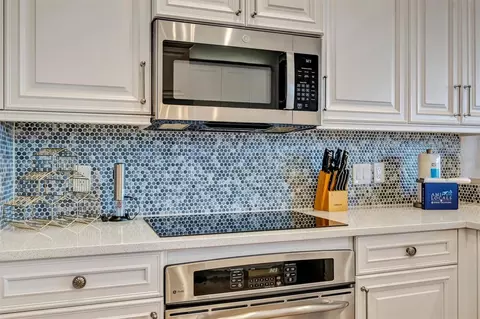 Kitchen - 303 58th St, Holmes Beach, FL 34217 photo 6 of 12
