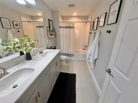 Bath - 7424 Rhubarb Dr, Parrish, FL 34219 photo 2 of 5