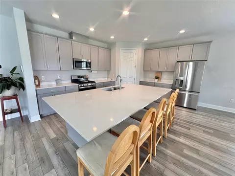Kitchen - 7424 Rhubarb Dr, Parrish, FL 34219 photo 2 of 4