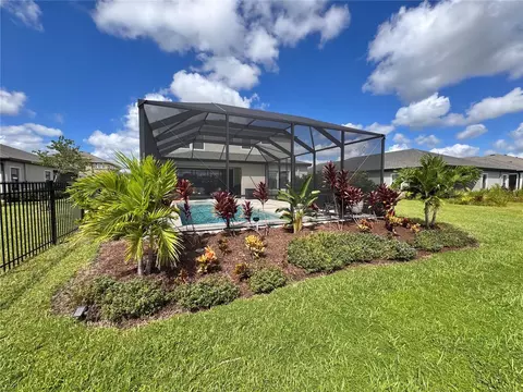 Exterior - 7424 Rhubarb Dr, Parrish, FL 34219 photo 10 of 18