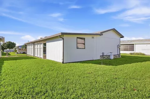 Exterior - 4320 13th St E, Ellenton, FL 34222 photo 2 of 5