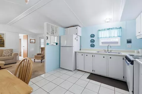 Kitchen - 4320 13th St E, Ellenton, FL 34222 photo 2 of 4