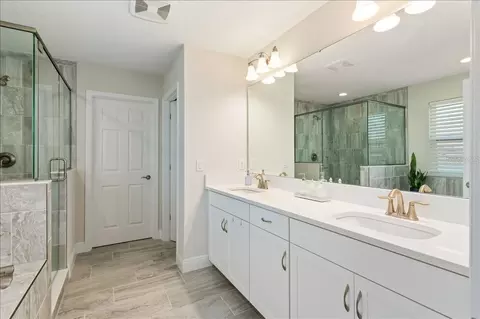 Bath - 7440 Rhubarb Dr, Parrish, FL 34219 photo 2 of 5