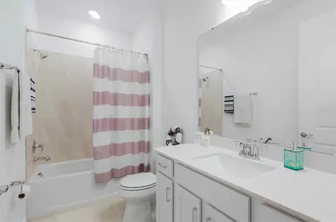 Bath - 9457 Shorebird Ct, Parrish, FL 34219 photo 2 of 2