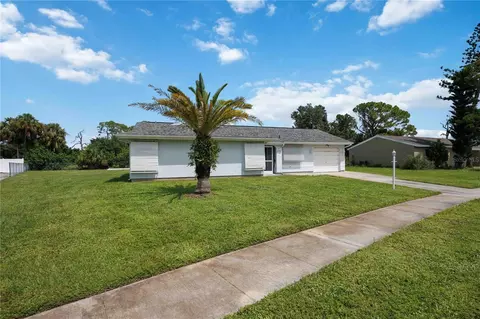 5858 Kenwood Dr, North Port, FL 34287