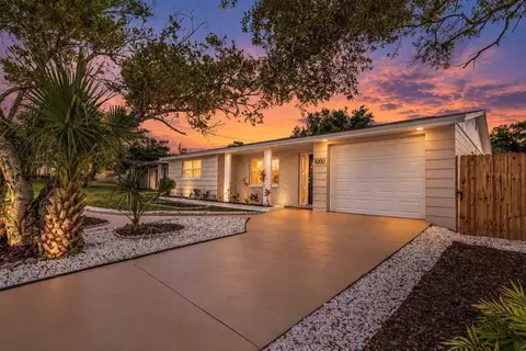 6200 Emerald Dr, New Port Richey, FL 34653