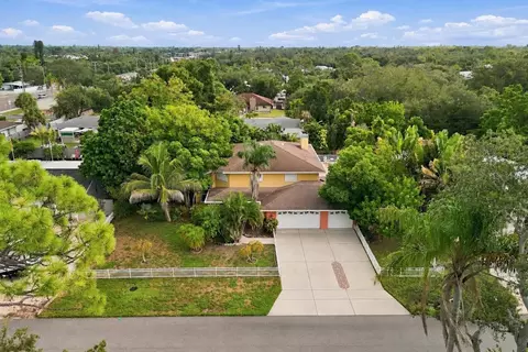 2429 Whippoorwill Cir, Sarasota, FL 34231