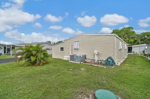 Exterior - 145 Edgewood Dr, Osprey, FL 34229 photo 4 of 5
