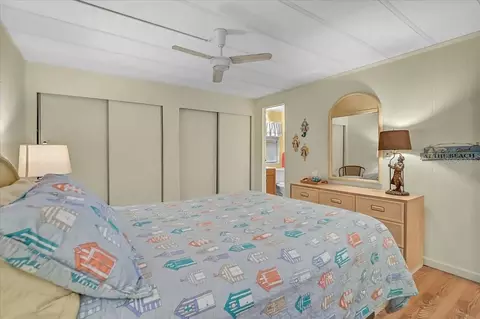 Bedroom - 145 Edgewood Dr, Osprey, FL 34229 photo 2 of 3