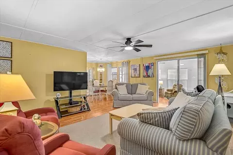 Living - 145 Edgewood Dr, Osprey, FL 34229 photo 2 of 3