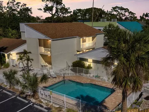 6451 Elmwood Ave #H, Sarasota, FL 34231