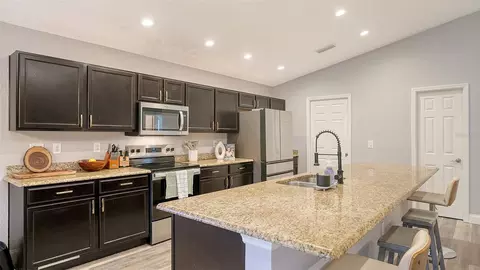 Kitchen - 16121 59th Ct E, Parrish, FL 34219 photo 1 of 3