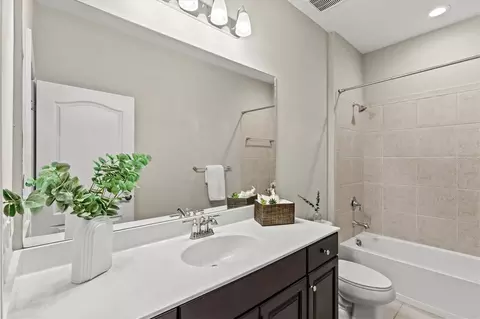 Bath - 3031 Sky Blue Cv, Bradenton, FL 34211 photo 5 of 6