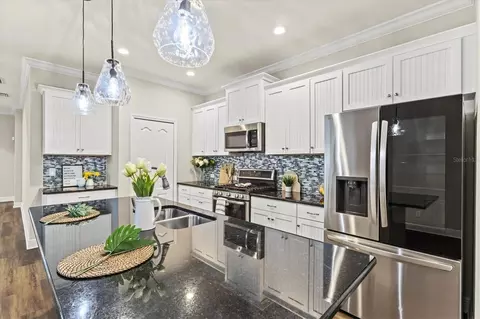 Kitchen - 3031 Sky Blue Cv, Bradenton, FL 34211 photo 3 of 7