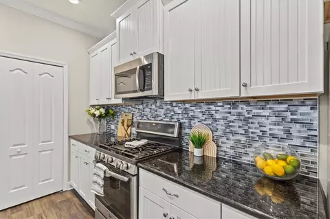 Kitchen - 3031 Sky Blue Cv, Bradenton, FL 34211 photo 4 of 7