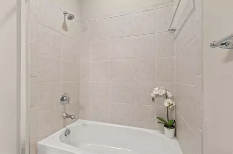 Bath - 3031 Sky Blue Cv, Bradenton, FL 34211 photo 6 of 6