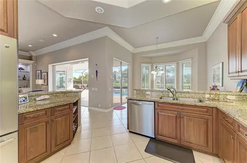 Kitchen - 5133 96th St E, Bradenton, FL 34211 photo 2 of 4