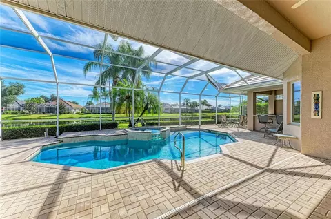 Exterior - 5133 96th St E, Bradenton, FL 34211 photo 2 of 16