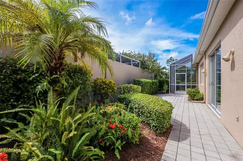 Exterior - 8702 52nd Dr E, Bradenton, FL 34211 photo 9 of 12