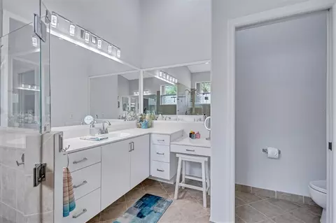 Bath - 6311 43rd Ct E, Sarasota, FL 34243 photo 2 of 5