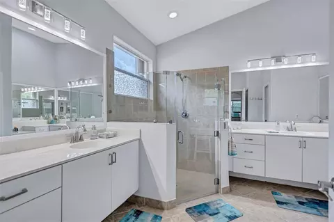 Bath - 6311 43rd Ct E, Sarasota, FL 34243 photo 1 of 5