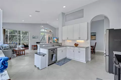 Kitchen - 6311 43rd Ct E, Sarasota, FL 34243 photo 4 of 6