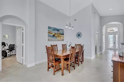 Dining - 6311 43rd Ct E, Sarasota, FL 34243 photo 2 of 3