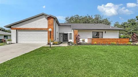 5744 Augusta Cir, Sarasota, FL 34238