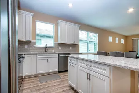 Kitchen - 9531 Coastline Way, Parrish, FL 34219 photo 4 of 6