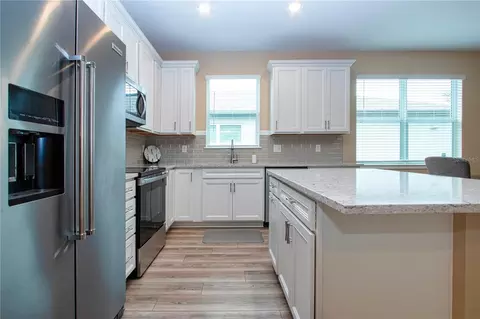Kitchen - 9531 Coastline Way, Parrish, FL 34219 photo 3 of 6