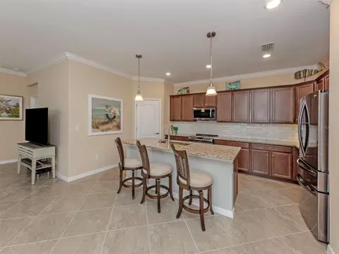 Kitchen - 20680 Trattoria Loop, Venice, FL 34293 photo 3 of 4