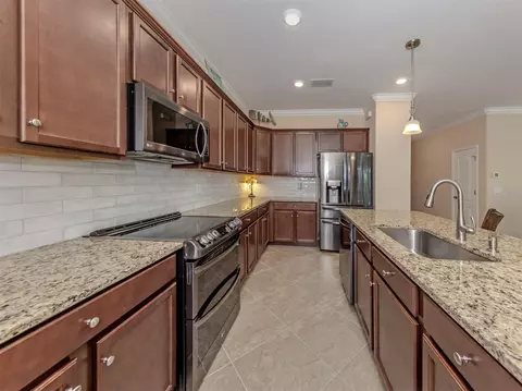 Kitchen - 20680 Trattoria Loop, Venice, FL 34293 photo 2 of 4