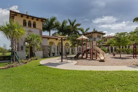 Exterior - 20680 Trattoria Loop, Venice, FL 34293 photo 14 of 17