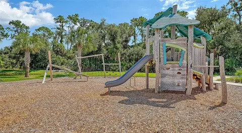 Exterior - 8318 Abalone Loop, Parrish, FL 34219 photo 11 of 14
