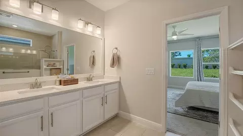 Bath - 8318 Abalone Loop, Parrish, FL 34219 photo 2 of 4