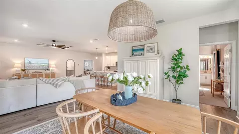 Dining - 8318 Abalone Loop, Parrish, FL 34219 photo 2 of 3