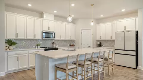 Kitchen - 8318 Abalone Loop, Parrish, FL 34219 photo 2 of 4
