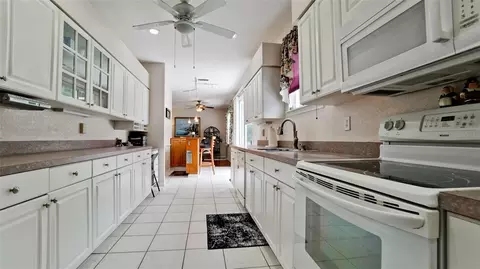 Kitchen - 14843 7th Ave E, Bradenton, FL 34212 photo 2 of 3