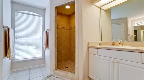 Bath - 14843 7th Ave E, Bradenton, FL 34212 photo 3 of 6