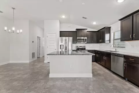 Kitchen - 16117 61st Ln E, Parrish, FL 34219 photo 2 of 4