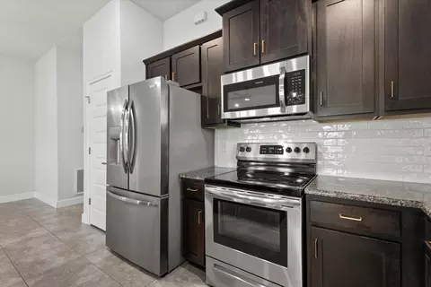 Kitchen - 16117 61st Ln E, Parrish, FL 34219 photo 3 of 4