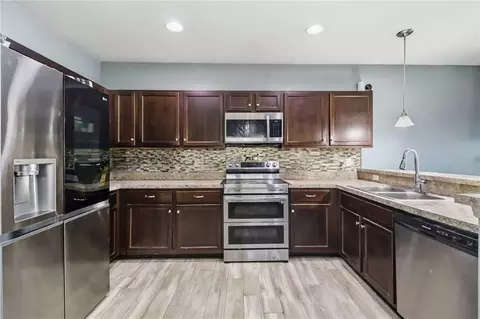 Kitchen - 4118 11th St E, Bradenton, FL 34208 photo 3 of 3
