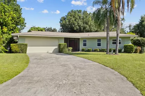 3921 Pin Oaks St, Sarasota, FL 34232