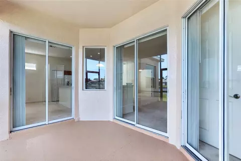 Exterior - 6407 67th St E, Bradenton, FL 34203 photo 2 of 3