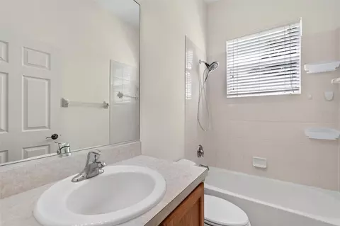 Bath - 6407 67th St E, Bradenton, FL 34203 photo 4 of 4
