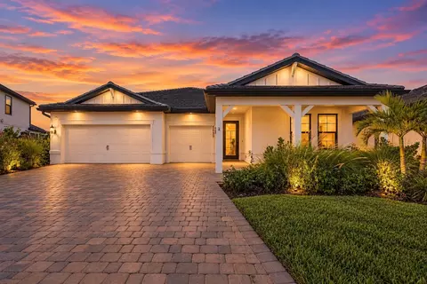 5839 Silverside Pine Ct, Lakewood Ranch, FL 34211
