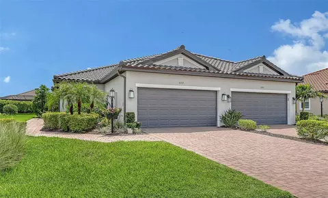 4737 Tortona Ct, Bradenton, FL 34211